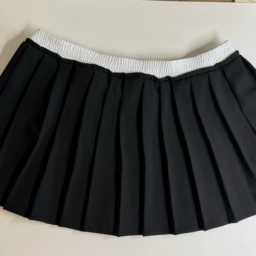 Oak + Fort skirt. Large. Black. NWT. - Picture 5 of 8